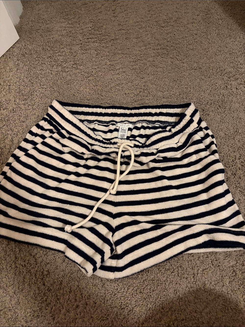 Striped lounge set - Picture 3 of 3